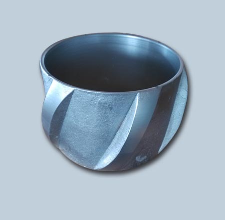 Rigid spiral centralizer smooth edges